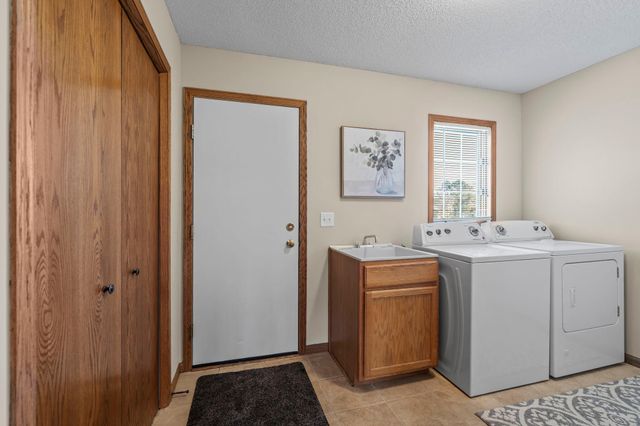 1160 Autumn Drive, Woodbury, MN 55125