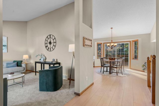 1160 Autumn Drive, Woodbury, MN 55125