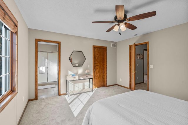 1160 Autumn Drive, Woodbury, MN 55125