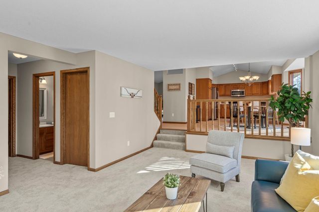 1160 Autumn Drive, Woodbury, MN 55125