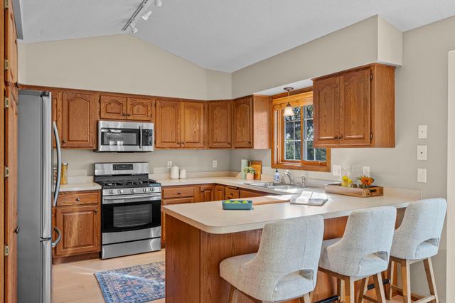 1160 Autumn Drive, Woodbury, MN 55125