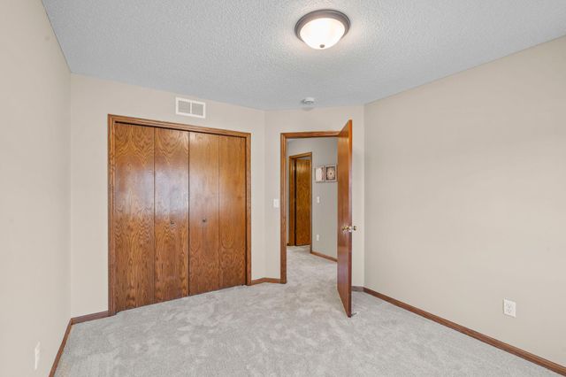 1160 Autumn Drive, Woodbury, MN 55125