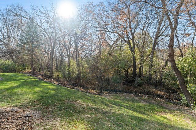 1160 Autumn Drive, Woodbury, MN 55125