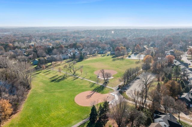 1160 Autumn Drive, Woodbury, MN 55125