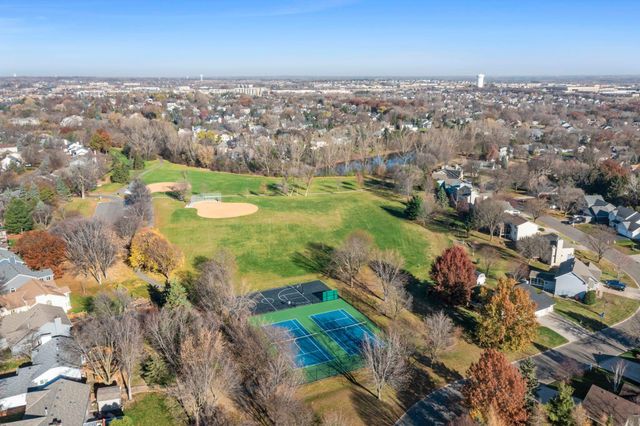 1160 Autumn Drive, Woodbury, MN 55125