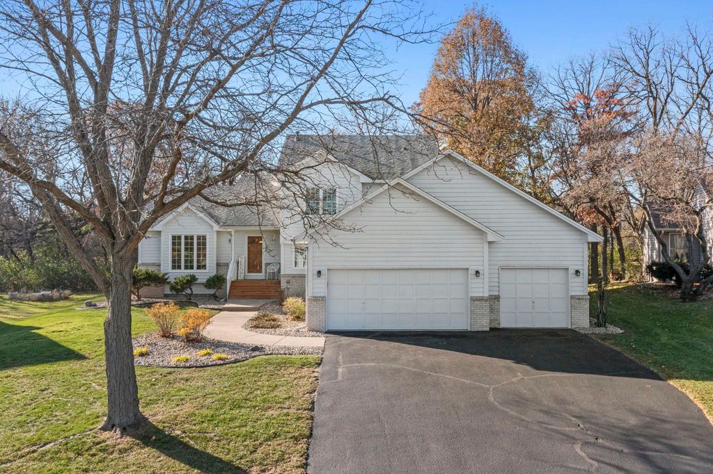 1160 Autumn Drive, Woodbury, MN 55125
