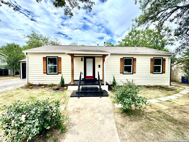 221 Larchmont, San Antonio, TX 78209