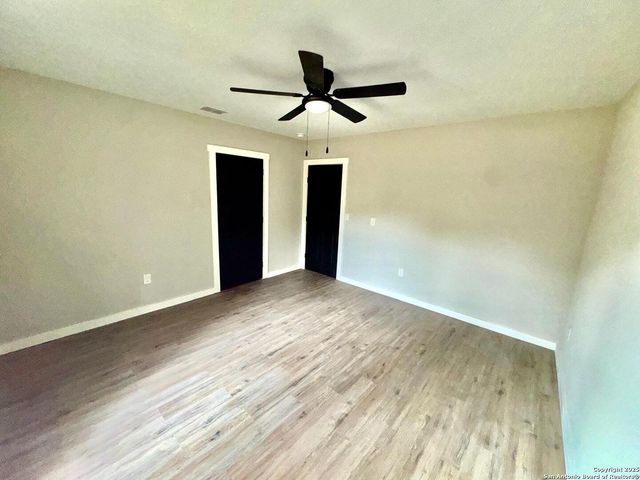 221 Larchmont, San Antonio, TX 78209