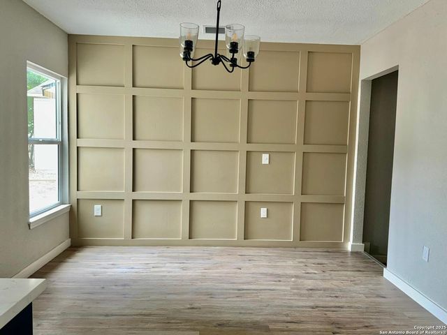 221 Larchmont, San Antonio, TX 78209