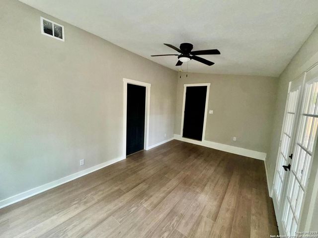 221 Larchmont, San Antonio, TX 78209