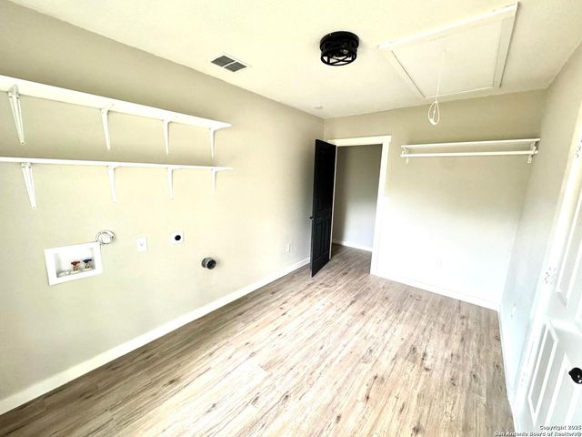 221 Larchmont, San Antonio, TX 78209