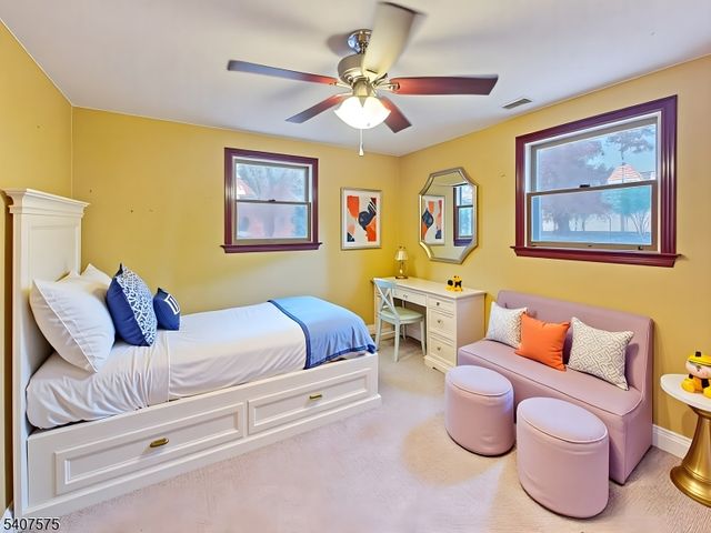 4 Hadlar Dr, Clinton Twp., NJ 08833