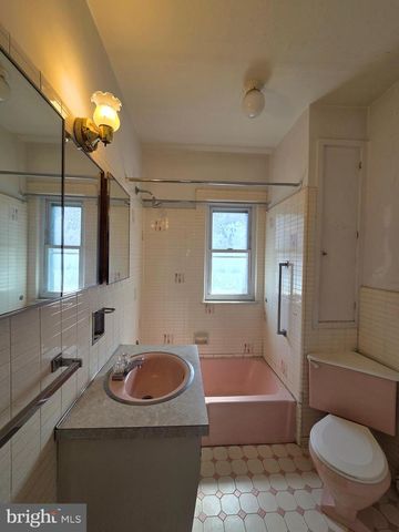 1209 SPRING ST, Reading, PA 19604