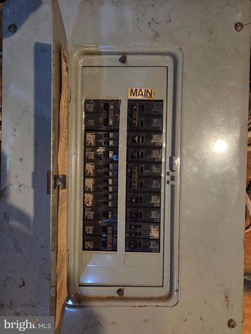 1209 SPRING ST, Reading, PA 19604