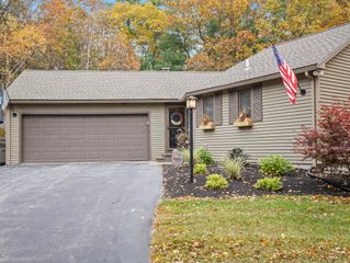 32 Noyes Road, Londonderry, NH 03053