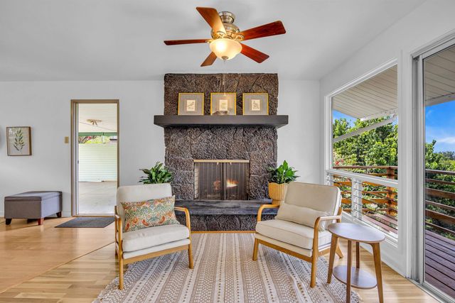 24 Kau St, Kula, HI 96790