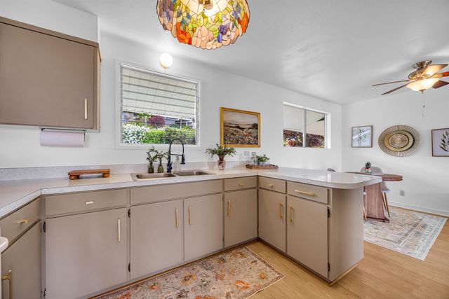 24 Kau St, Kula, HI 96790