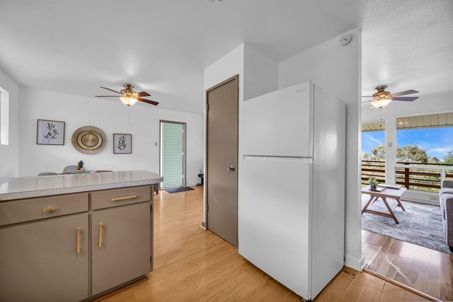 24 Kau St, Kula, HI 96790