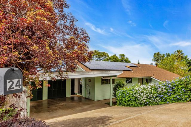 24 Kau St, Kula, HI 96790