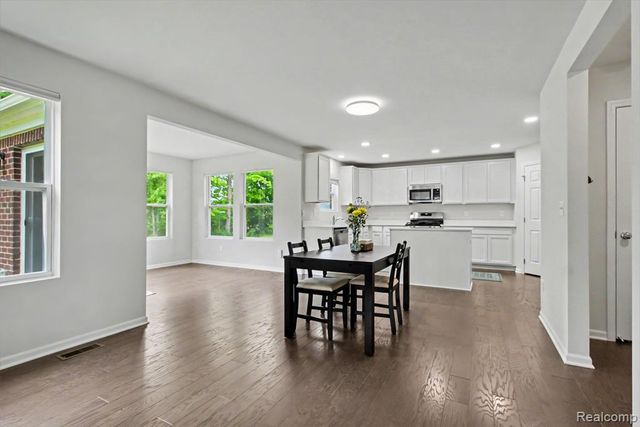 14502 Laurelwood Drive, Belleville, MI 48111
