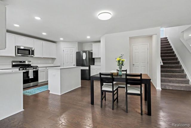 14502 Laurelwood Drive, Belleville, MI 48111