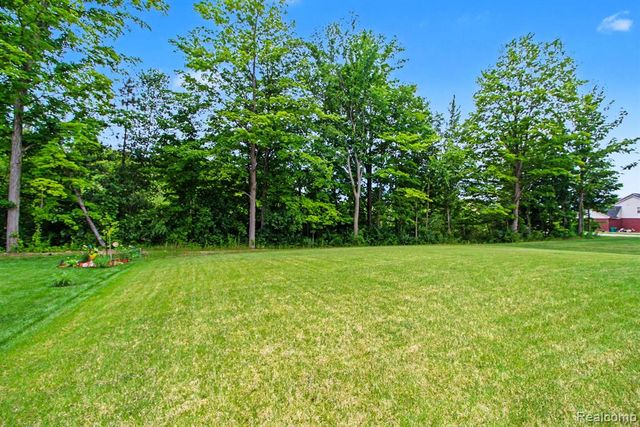 14502 Laurelwood Drive, Belleville, MI 48111