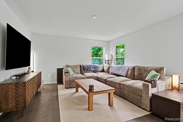 14502 Laurelwood Drive, Belleville, MI 48111