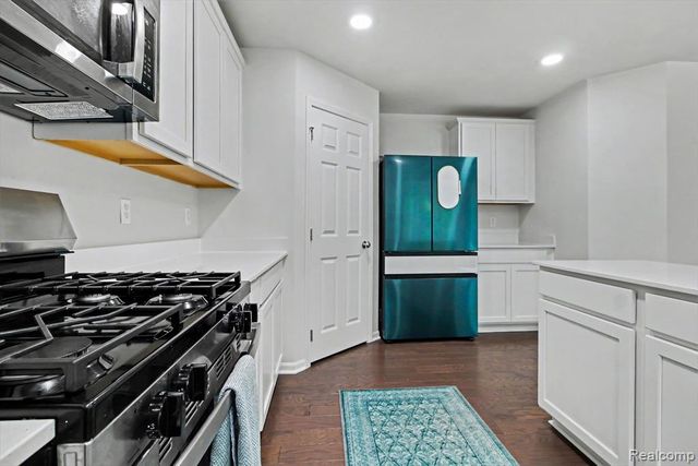 14502 Laurelwood Drive, Belleville, MI 48111