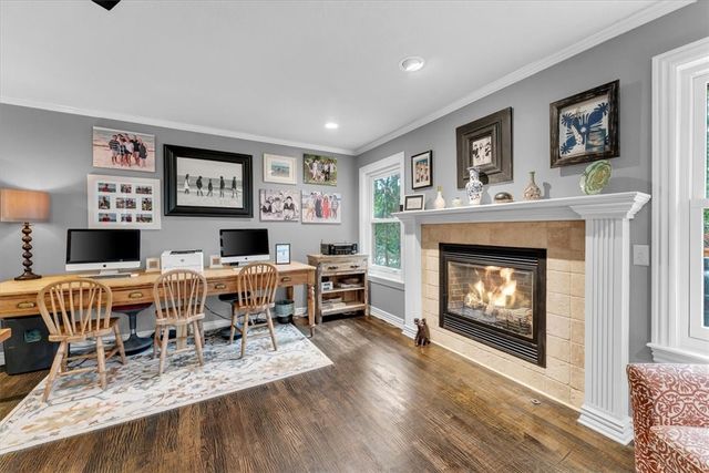 2911 N Charleston Xing, Fayetteville, AR 72703