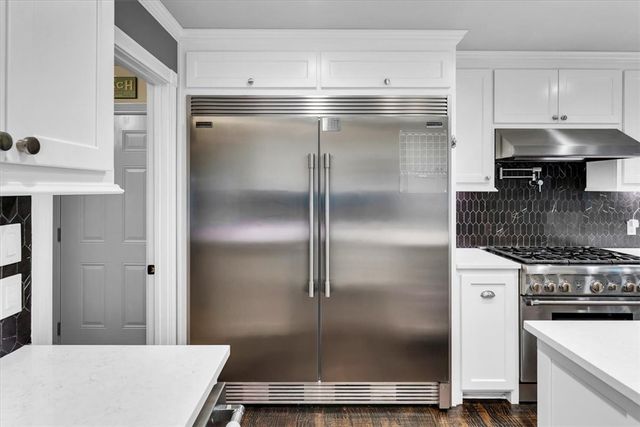 2911 N Charleston Xing, Fayetteville, AR 72703