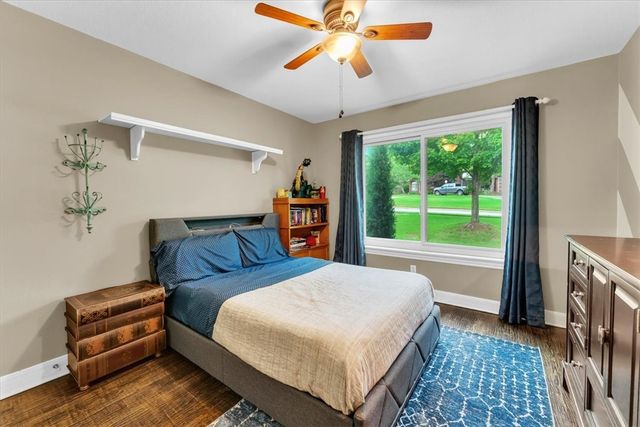 2911 N Charleston Xing, Fayetteville, AR 72703