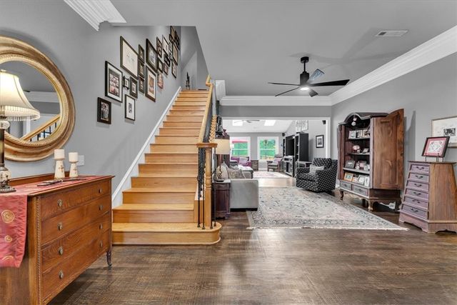 2911 N Charleston Xing, Fayetteville, AR 72703