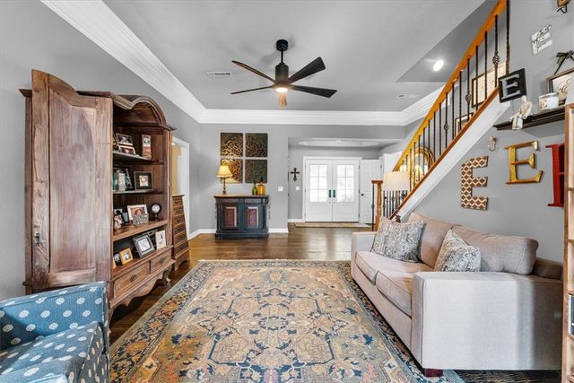 2911 N Charleston Xing, Fayetteville, AR 72703