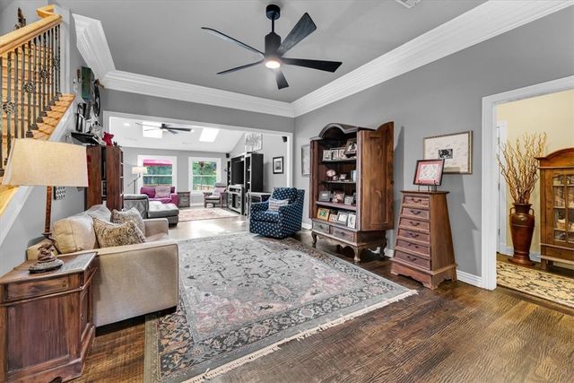 2911 N Charleston Xing, Fayetteville, AR 72703