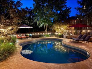 2911 N Charleston Xing, Fayetteville, AR 72703