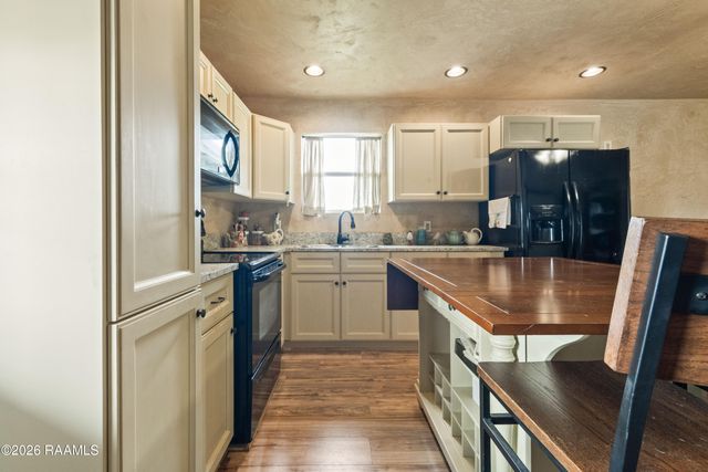 727 Golden Grain Road, Duson, LA 70529