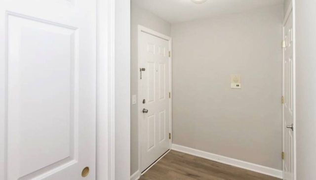 677 S River Road 2H, Des Plaines, IL 60016