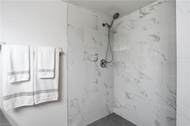 9856 Luna CIR # A101, Naples, FL 34109