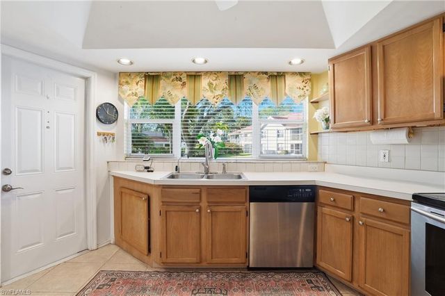 9856 Luna CIR # A101, Naples, FL 34109