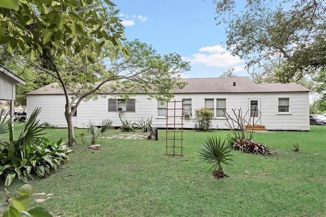 150 Canal Street, Bridge City, TX 77611