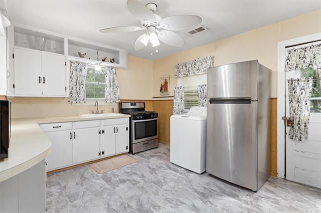 150 Canal Street, Bridge City, TX 77611