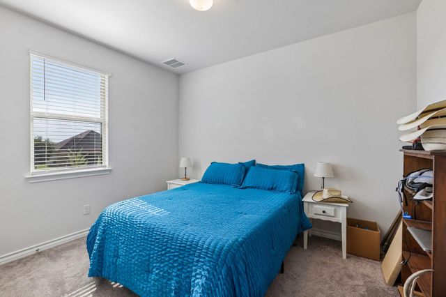 140 Limonite LN, Liberty Hill, TX 78642