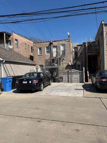 916 S BISHOP Street, Chicago, IL 60607