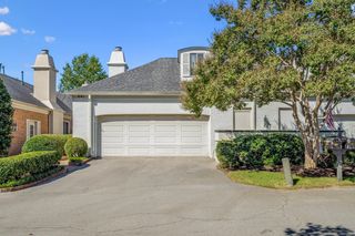 241 Baronne Pl Unit 24, Memphis, TN 38117