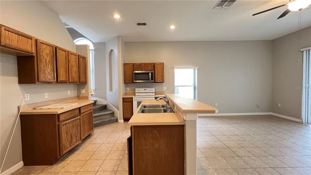 143 VIZCAY WAY, Davenport, FL 33837