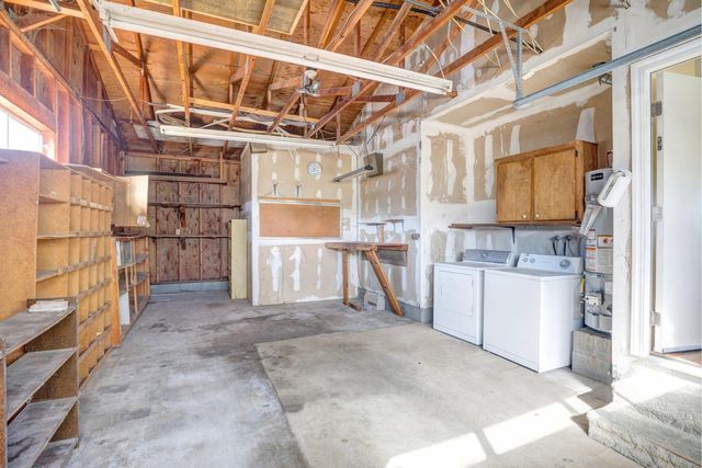 2368 Redwood Avenue, Grants Pass, OR 97527