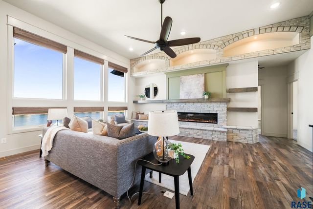 2440 N Alberta Trl Trail, Tea, SD 57064