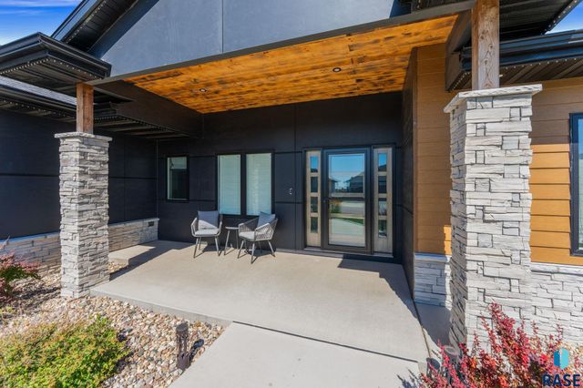 2440 N Alberta Trl Trail, Tea, SD 57064