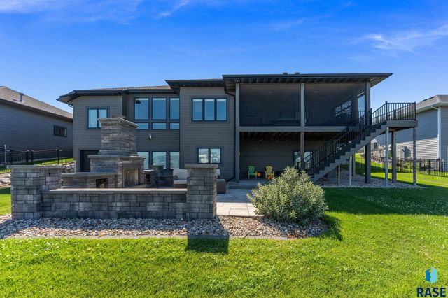 2440 N Alberta Trl Trail, Tea, SD 57064