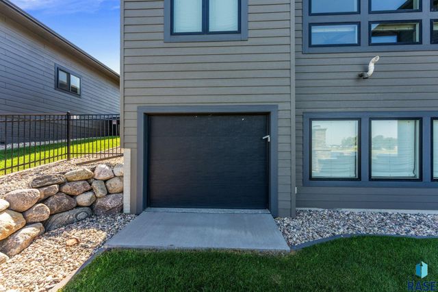 2440 N Alberta Trl Trail, Tea, SD 57064